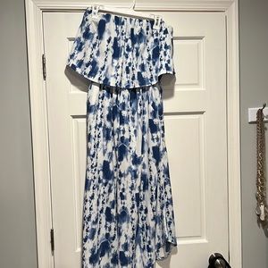 Great summer outfit! Strapless romper - blue and white size large